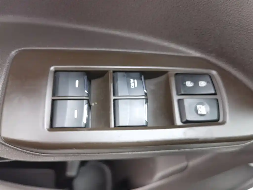 GAC Trumpchi Trumpchi GS4 2017 235T G-DCT 2WD Luxury фото 9