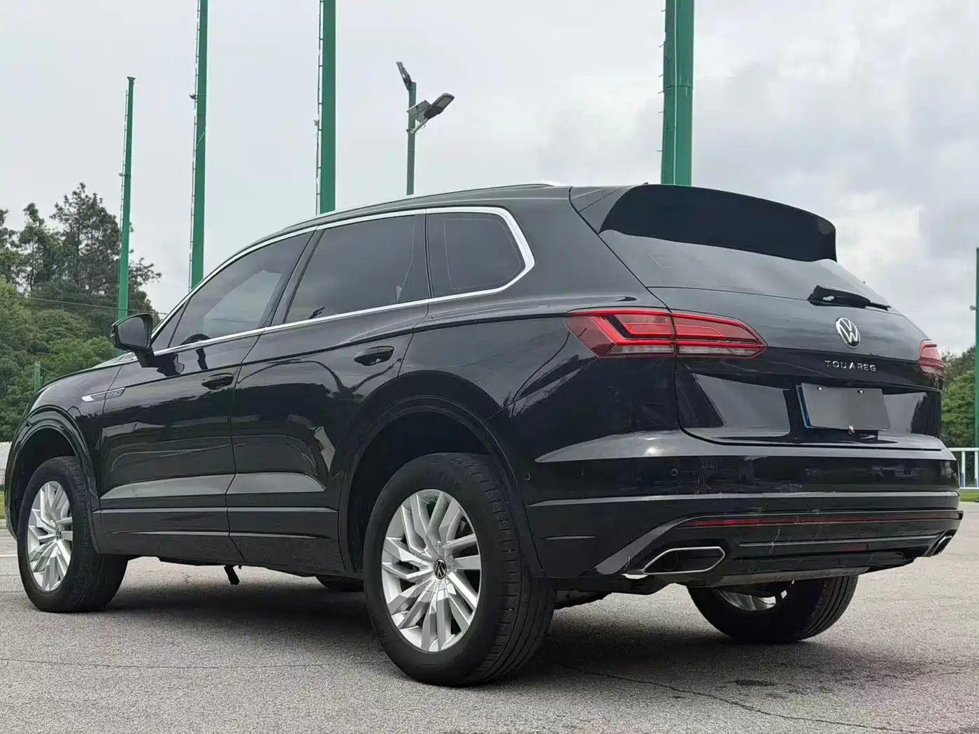 VOLKSWAGEN TOUAREG