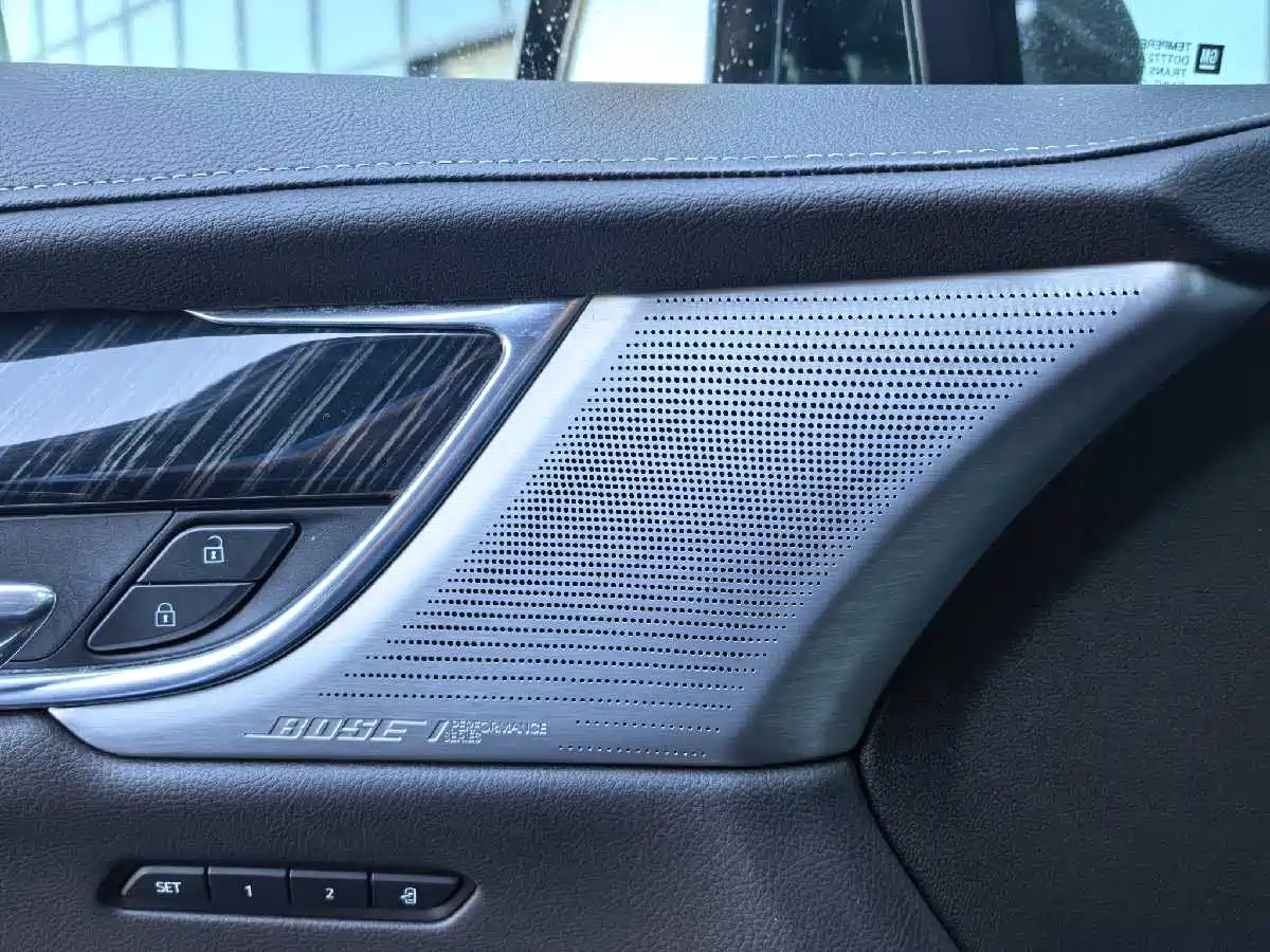 Cadillac XT6 2022 2.0T 6-Seater 4WD Luxury Edition фото 10