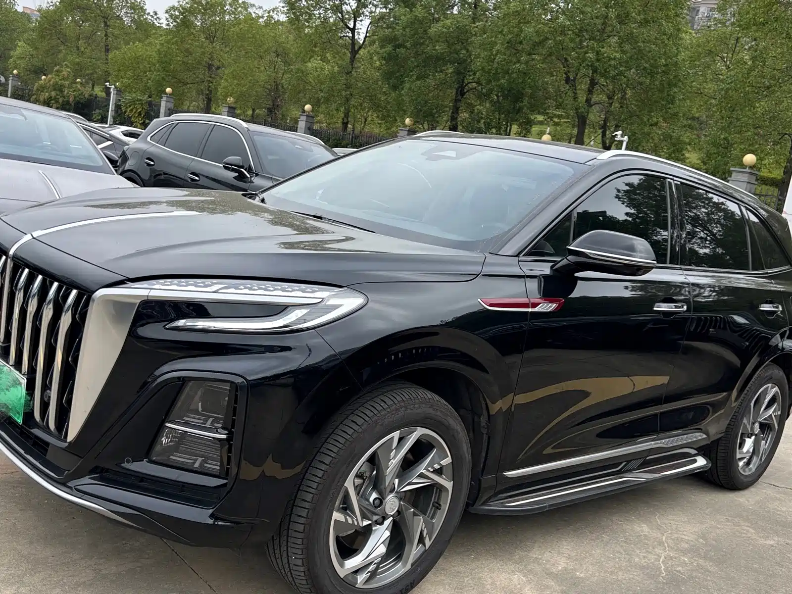 صورة 1 - Hongqi HS3 PHEV