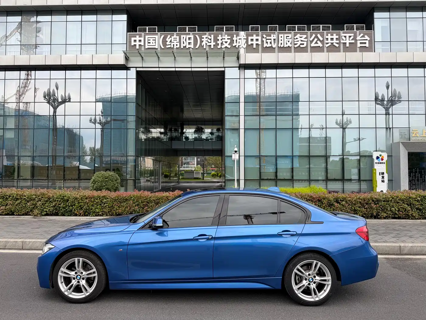 BMW 3 Series 2018 320Li Leading M Sport Package фото 14