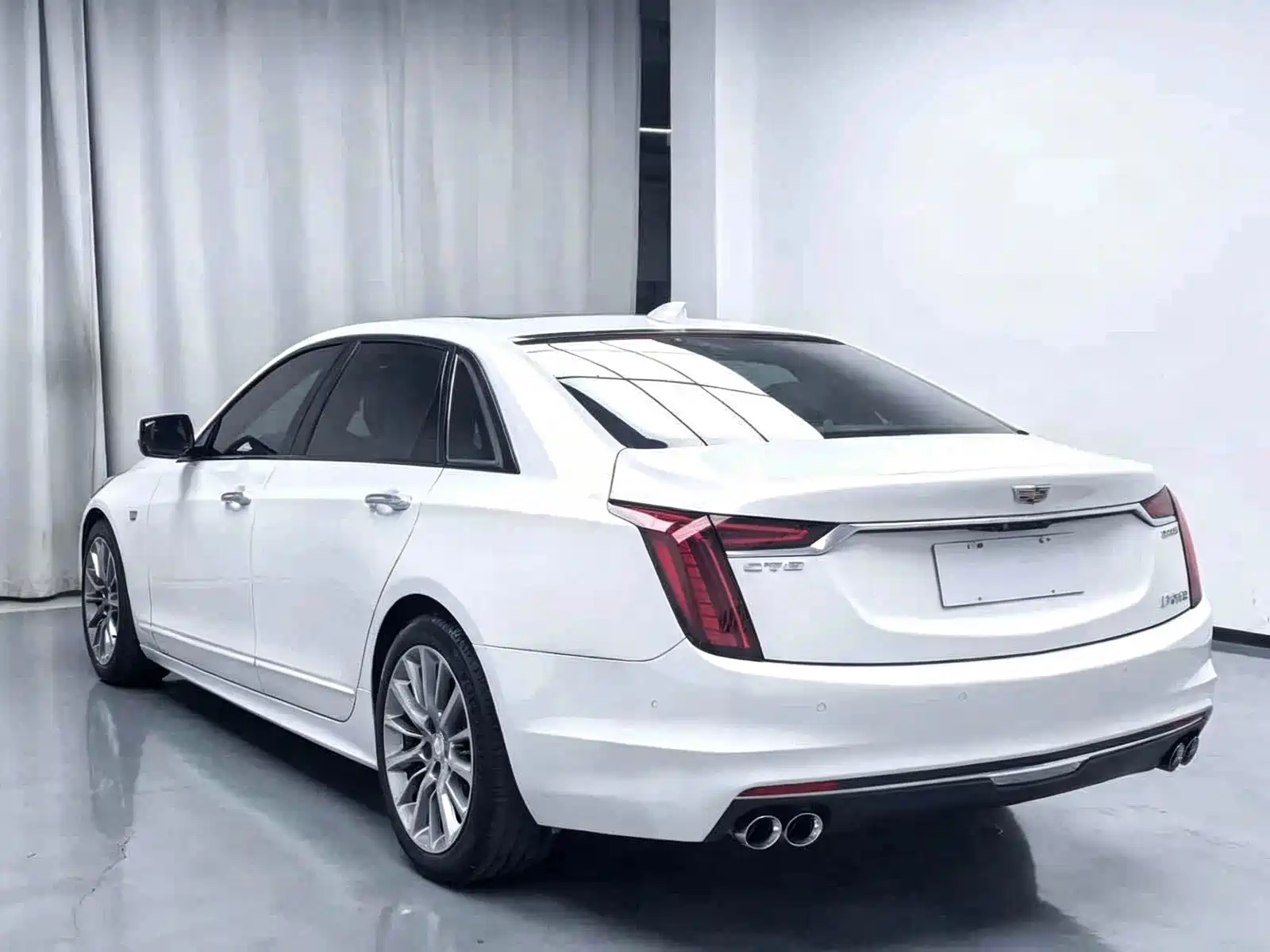 Photo 8 - Cadillac CT6