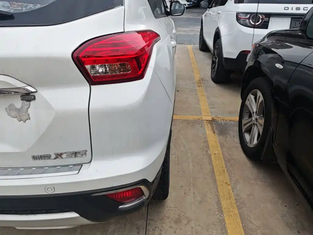 BAIC Senova X35 2018 2016 1.5L Automatic Luxury Edition