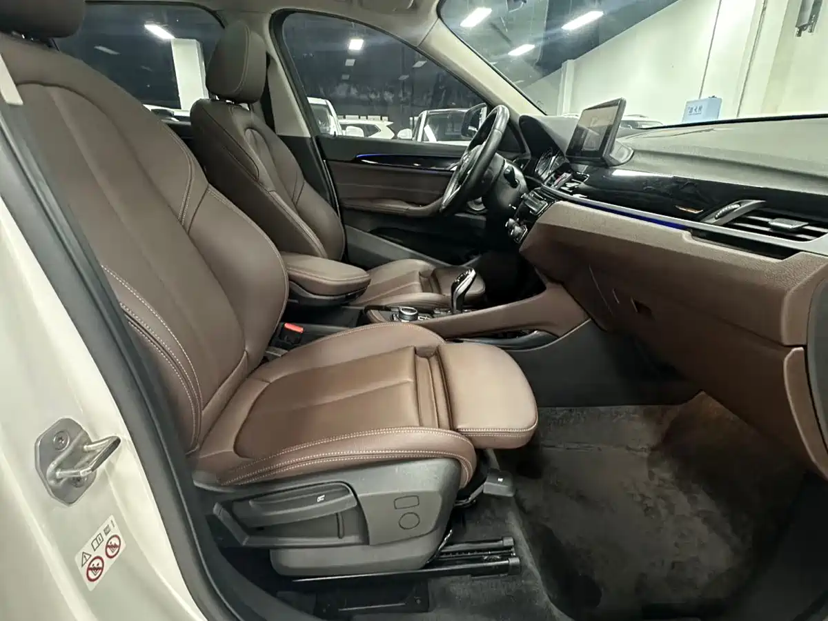 BMW X1 2022 sDrive20Li Premium фото 13