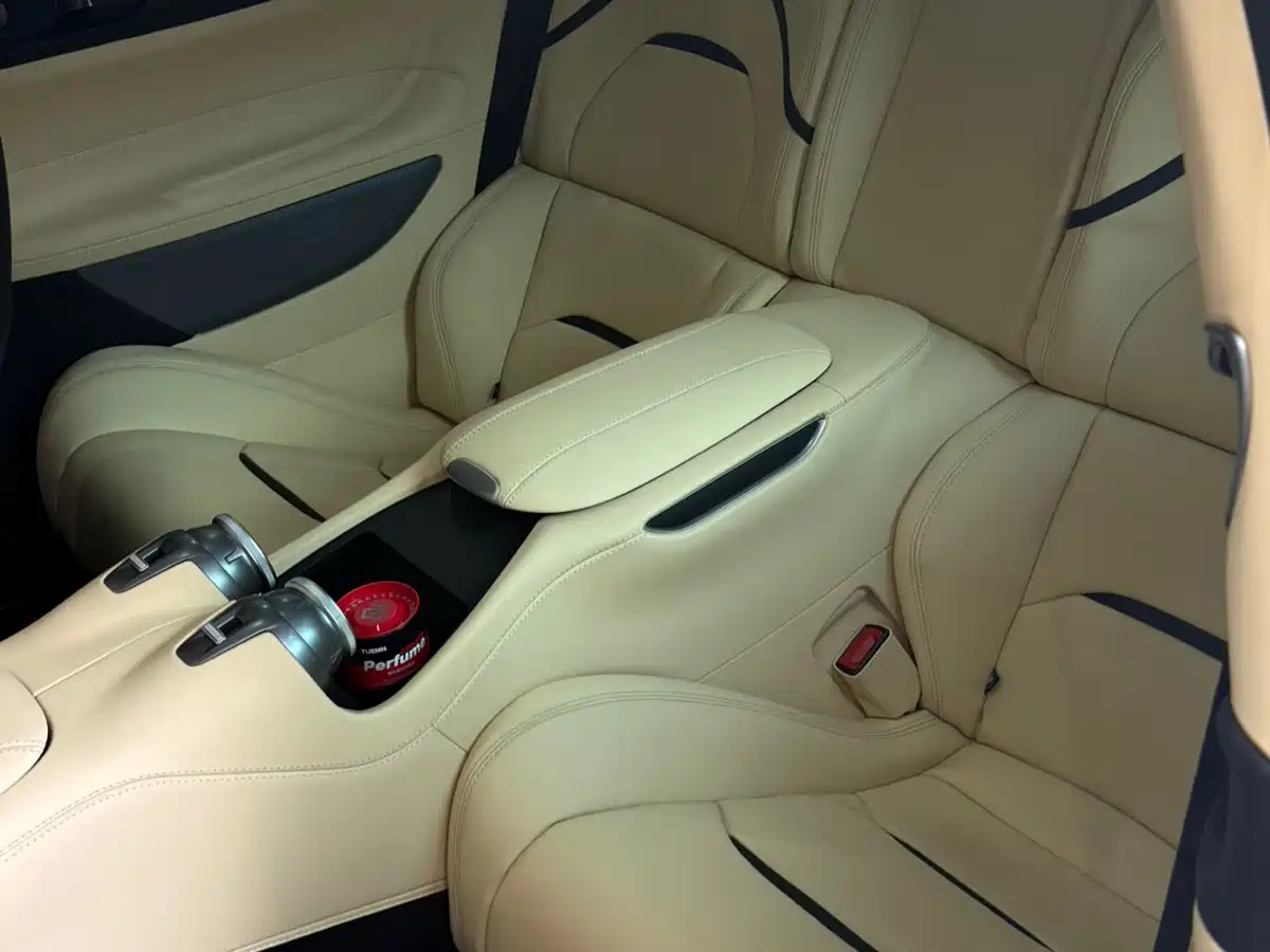 Ferrari GTC4Lusso 2016 6.3L V12 фото 12