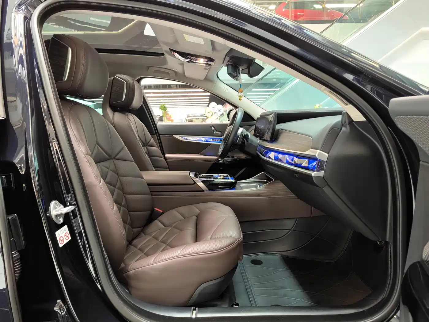 BMW 7-SERIES