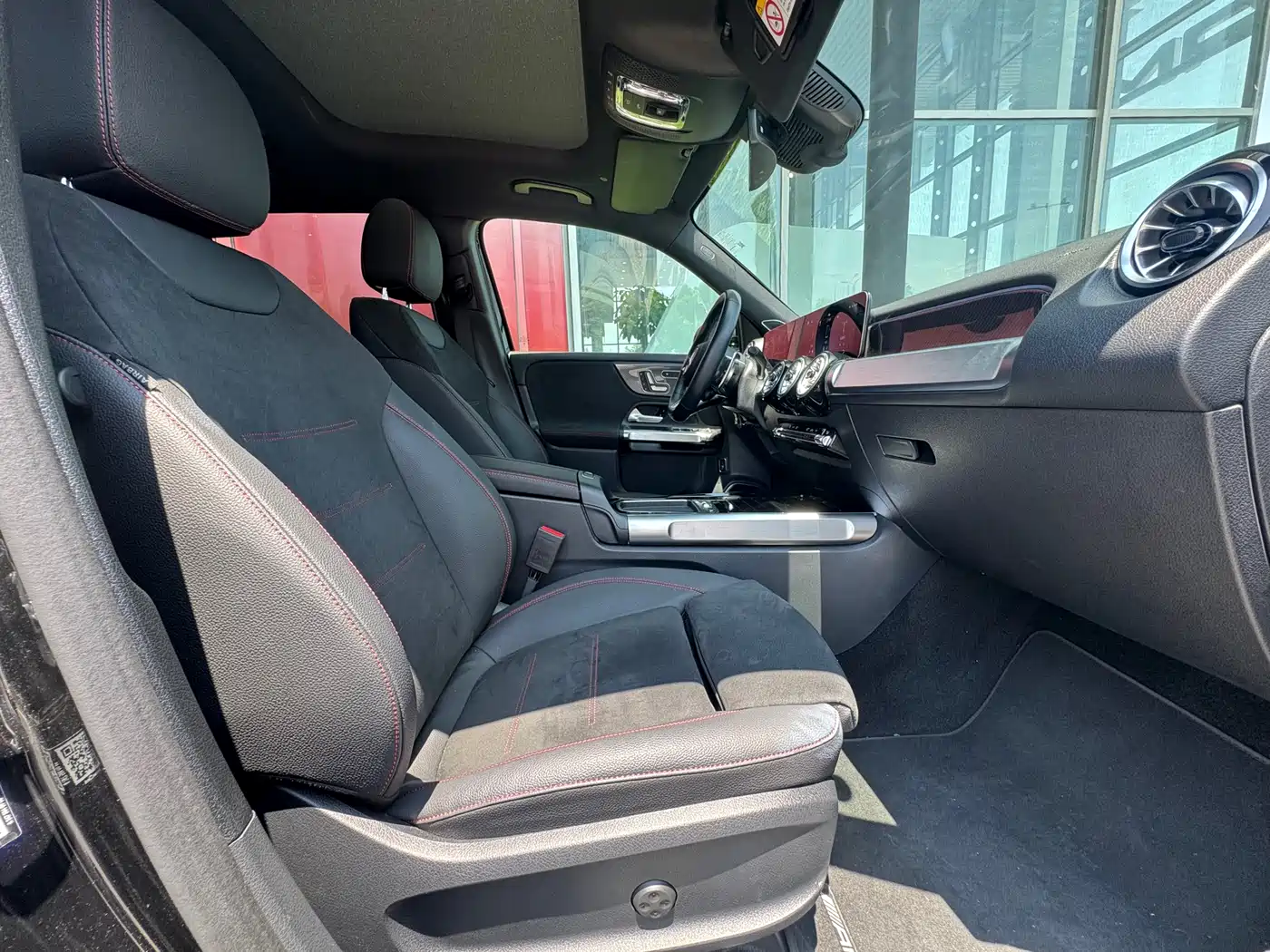 MERCEDES-BENZ GLB AMG