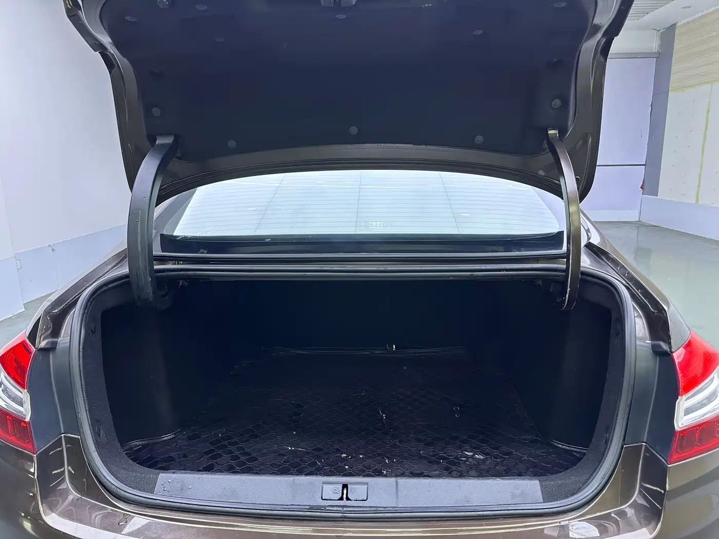 Peugeot 408 2014 1.8L Automatic Luxury Edition фото 13