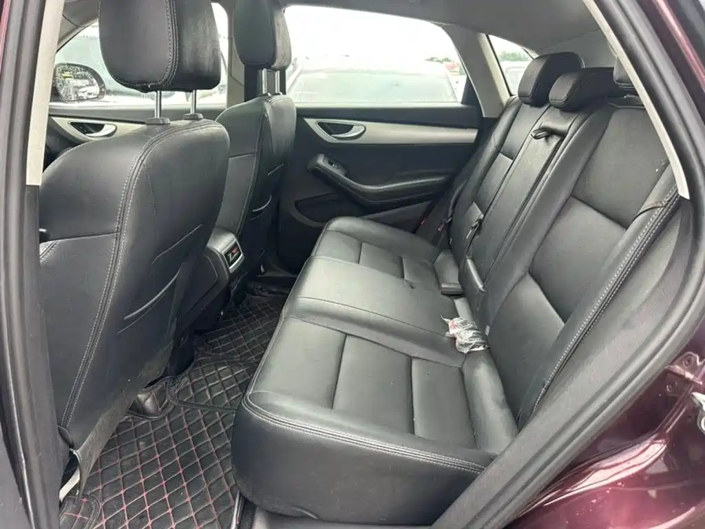 Фото 4 - Zotye SR7