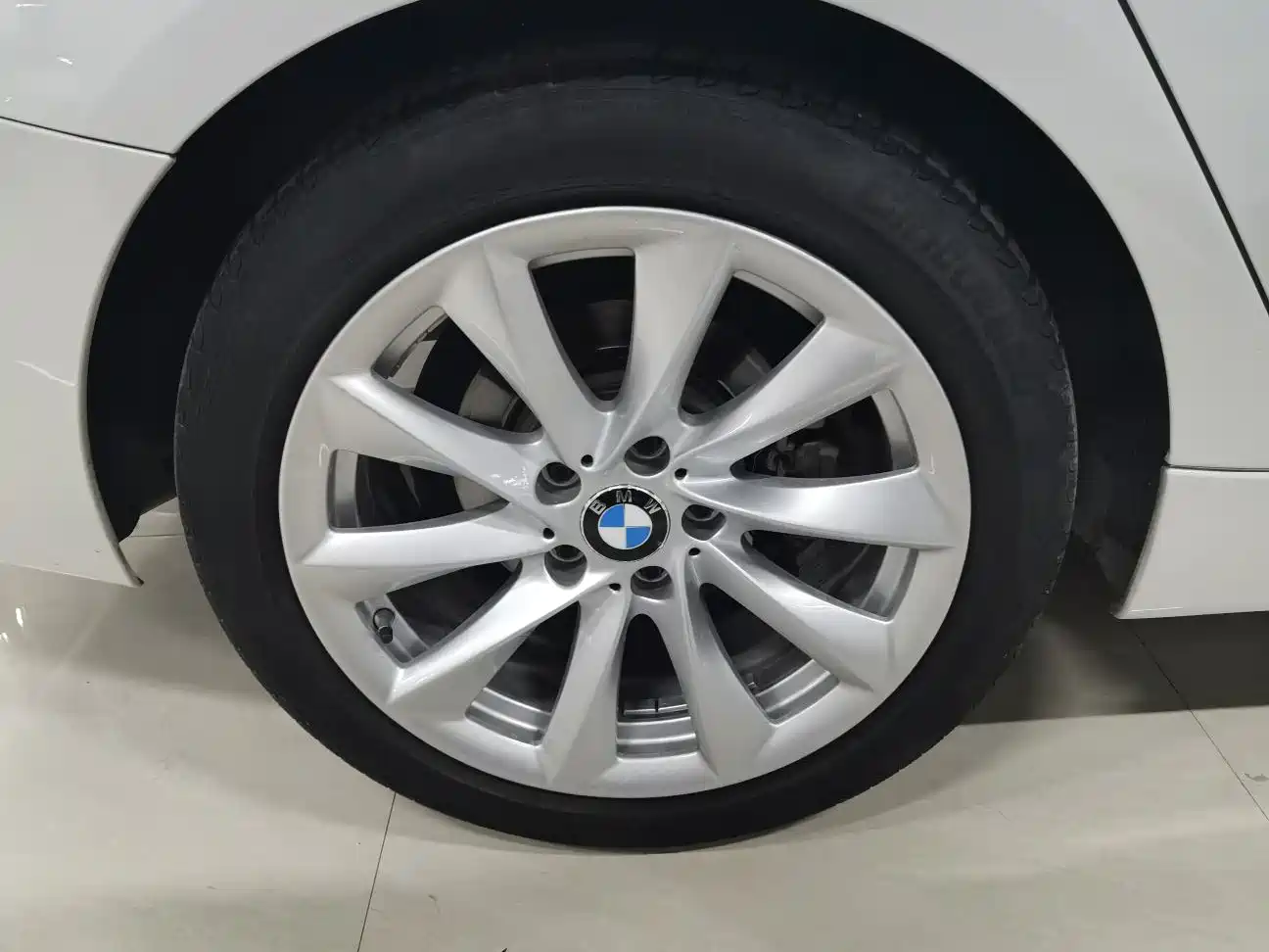 BMW 3 Series GT 2018 320i Fashion фото 12