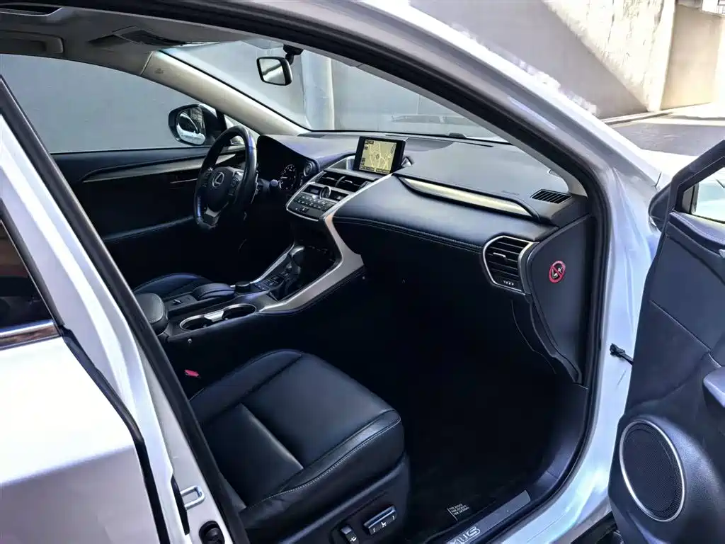 Lexus NX 2015 200t AWD F Sport фото 18