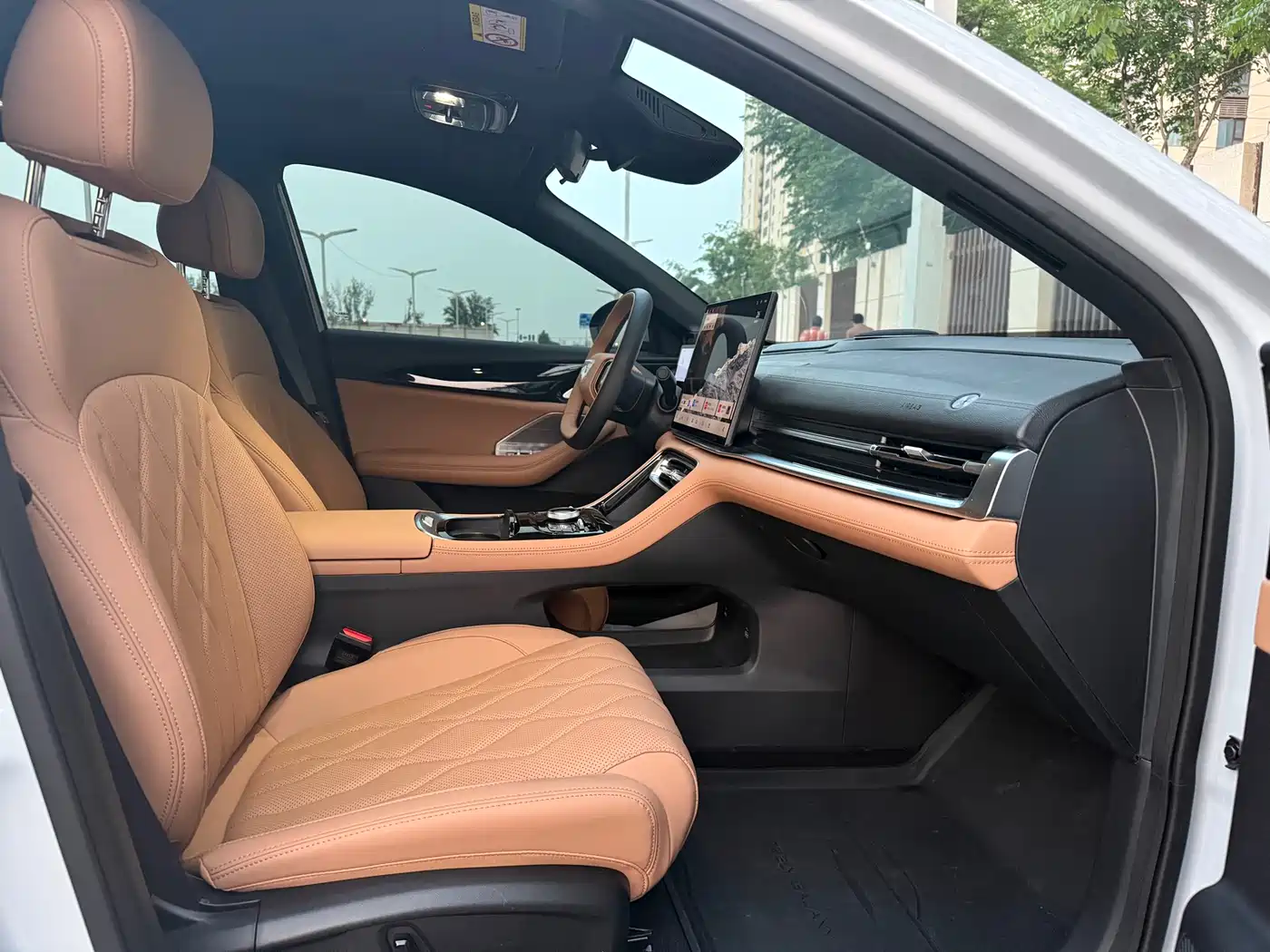 Geely Galaxy Galaxy A7 2025 EM-i 150km Explorer+ Edition фото 6