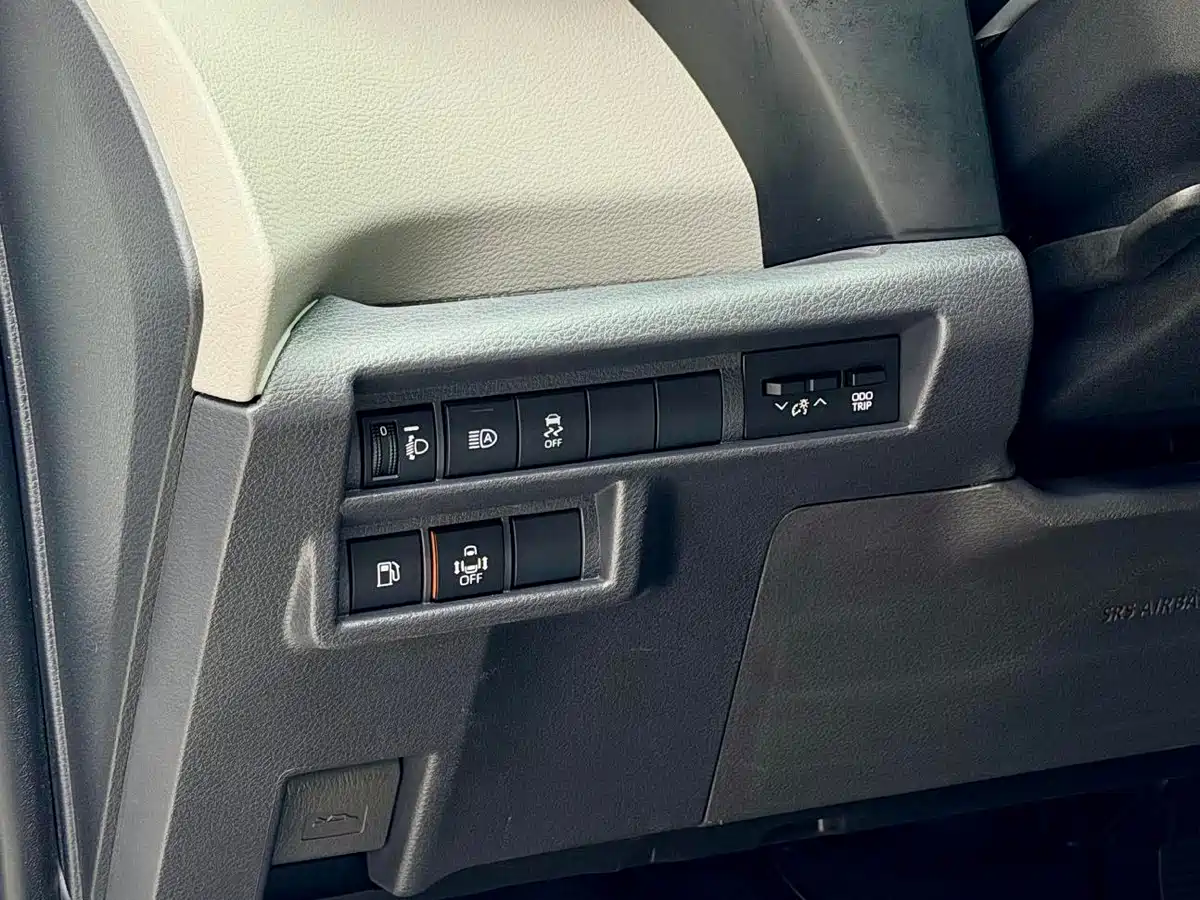 Toyota Sienna 2024 2.5L Hybrid Comfort Edition фото 8