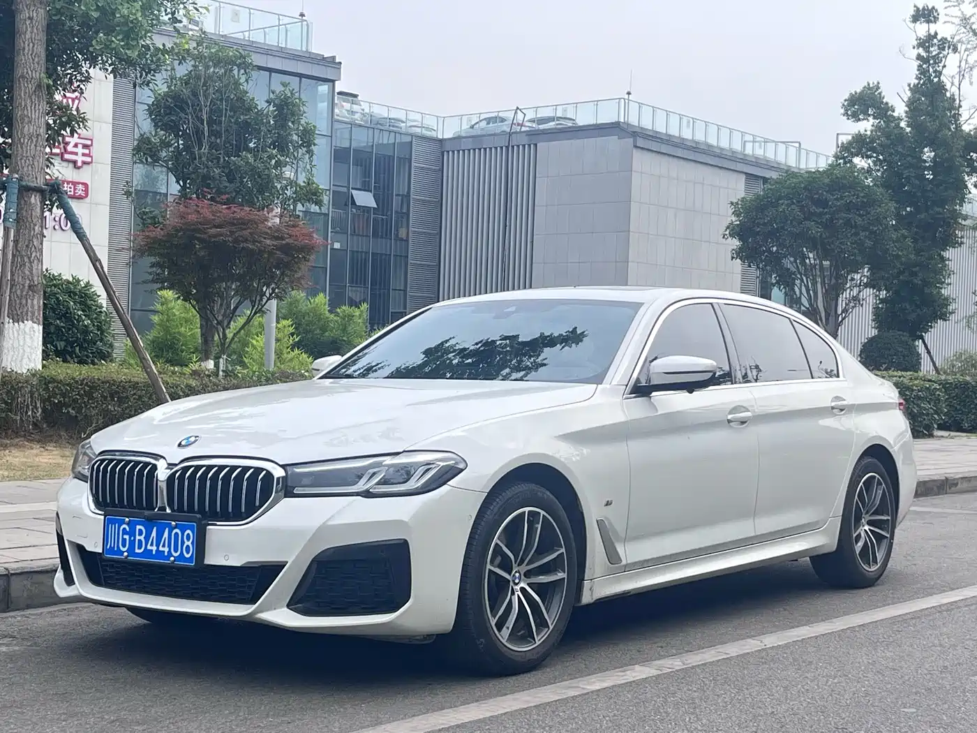 BMW 5 Series 2022 525Li M Sport Package