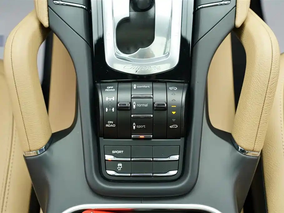 Porsche Cayenne 2014 Cayenne Platinum Edition 3.0T фото 26