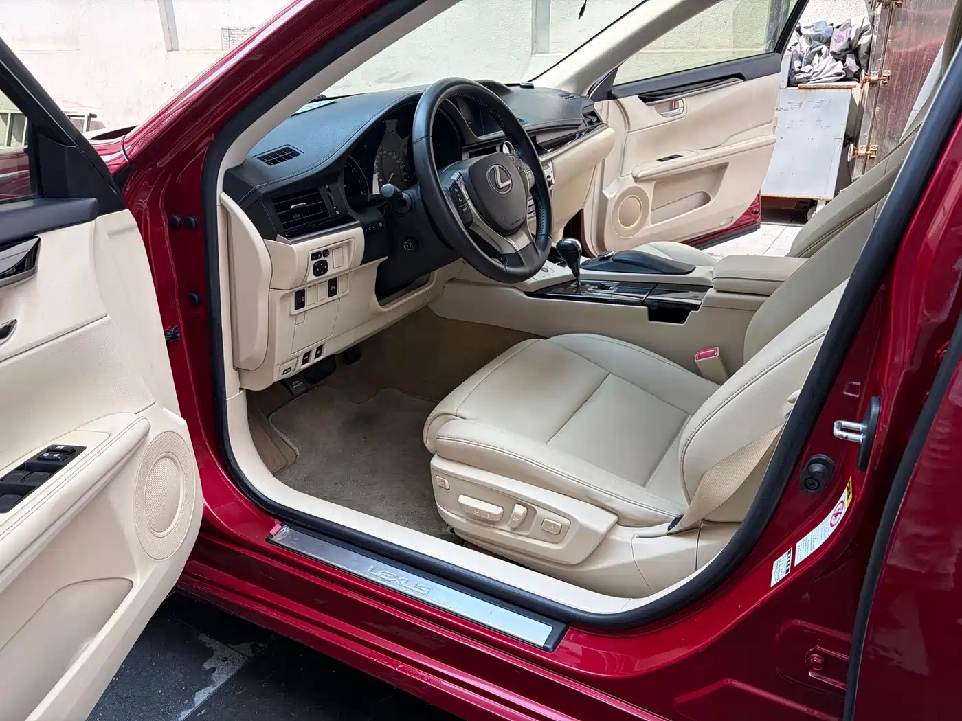 Фото 17 - Lexus ES