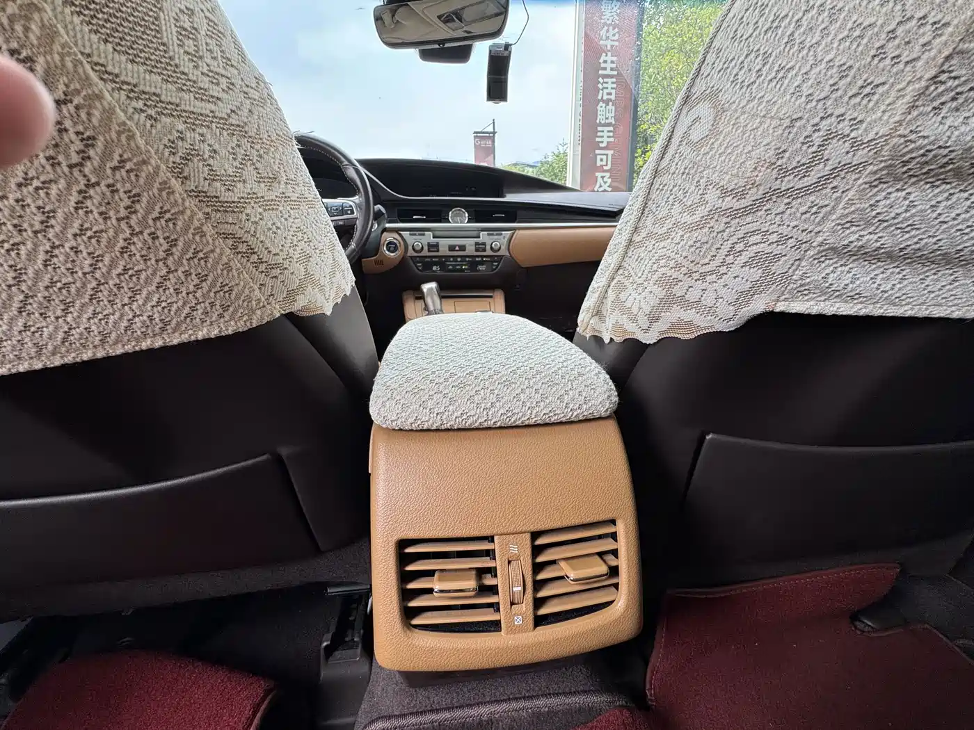 Фото 16 - Lexus ES