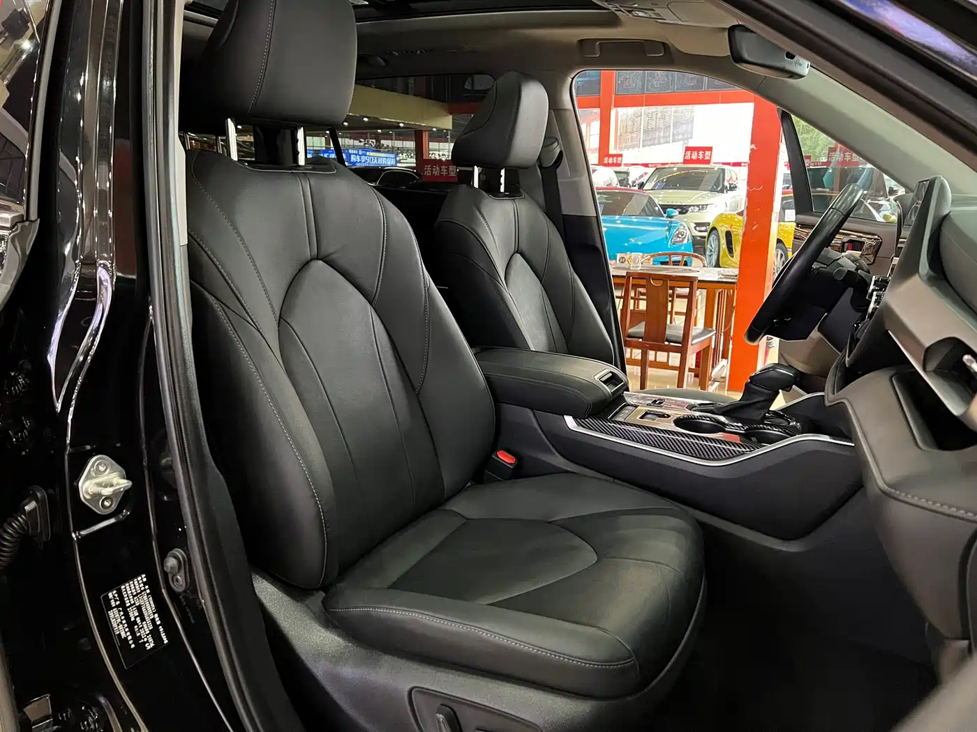 Toyota Highlander 2022 Model Dual Engine 2.5L 4WD Premium Edition 7-Seater фото 13