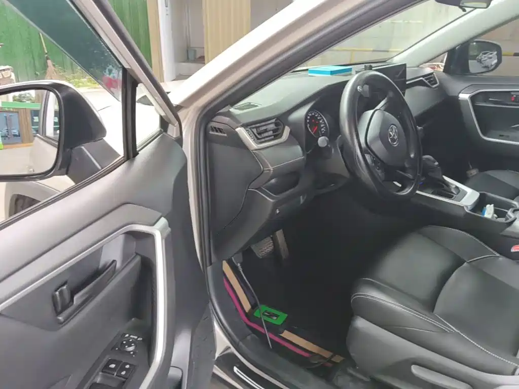 Toyota Wildlander 2024 2023 2.0L CVT FWD LE
