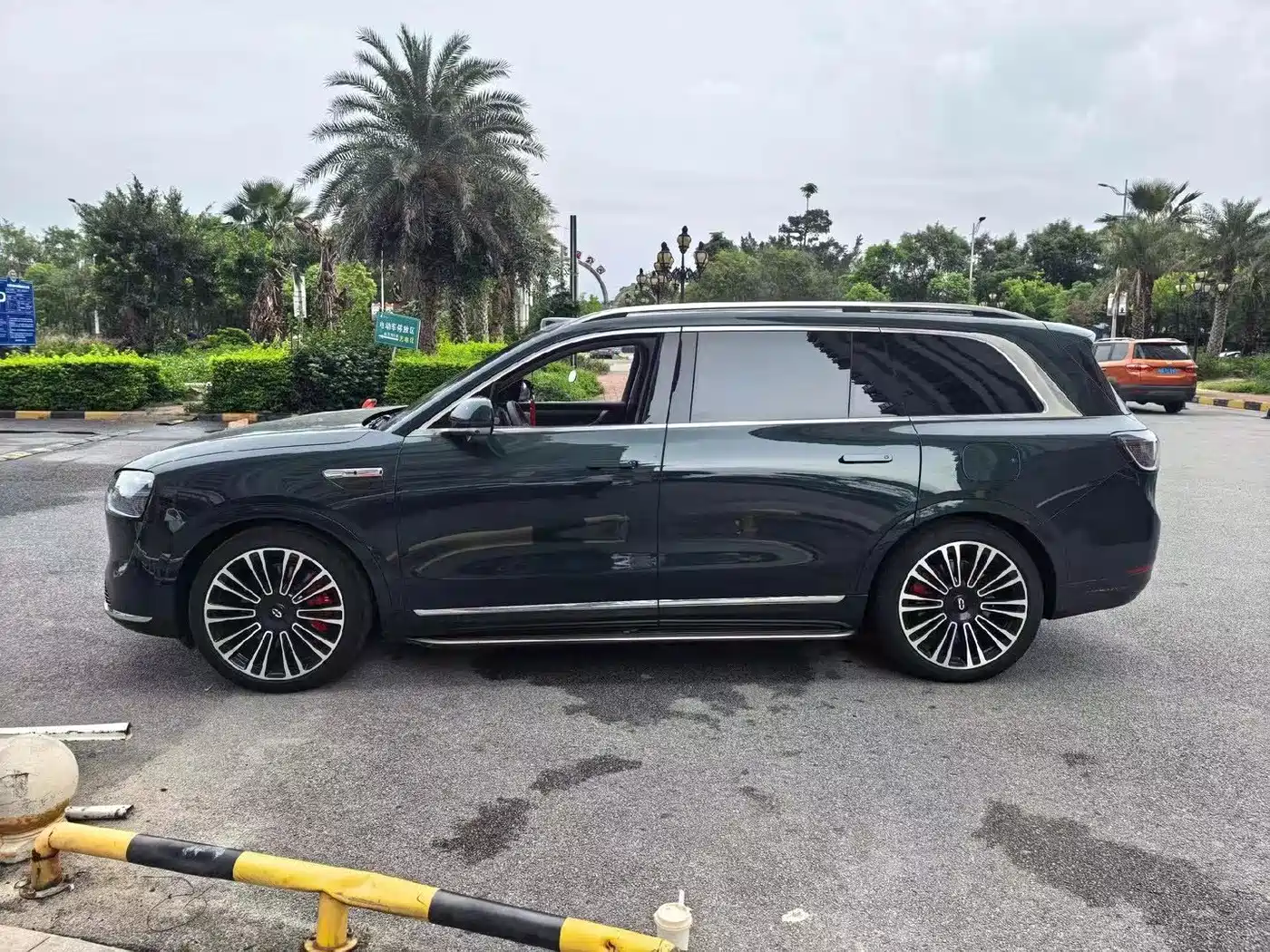 AITO Wenjie AITO M9 2024 Model Pure Electric Ultra Edition 100kWh 5-Seater фото 2