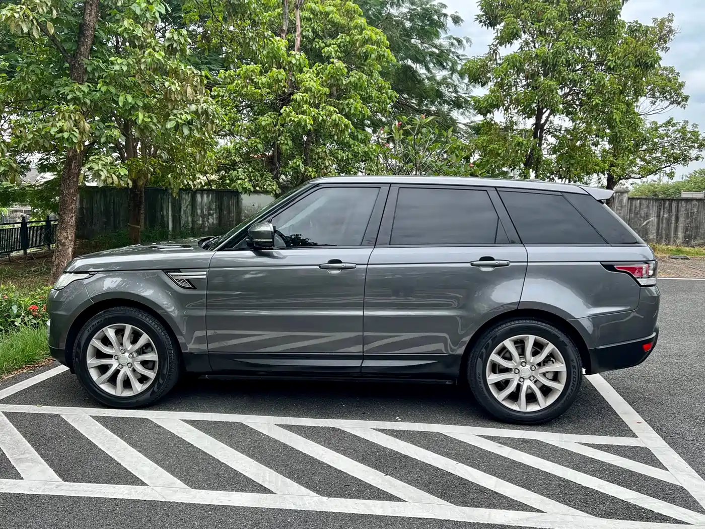 Land Rover Range Rover Sport 2016 Model 3.0 SC V6 HSE фото 10