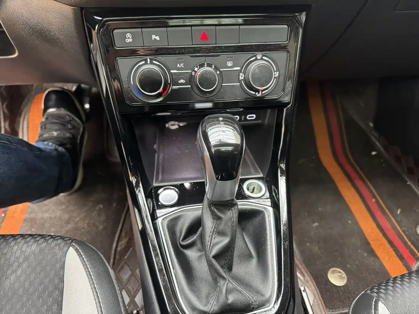 Volkswagen Tanying 2021 1.5L Automatic Smart Connect Edition фото 10
