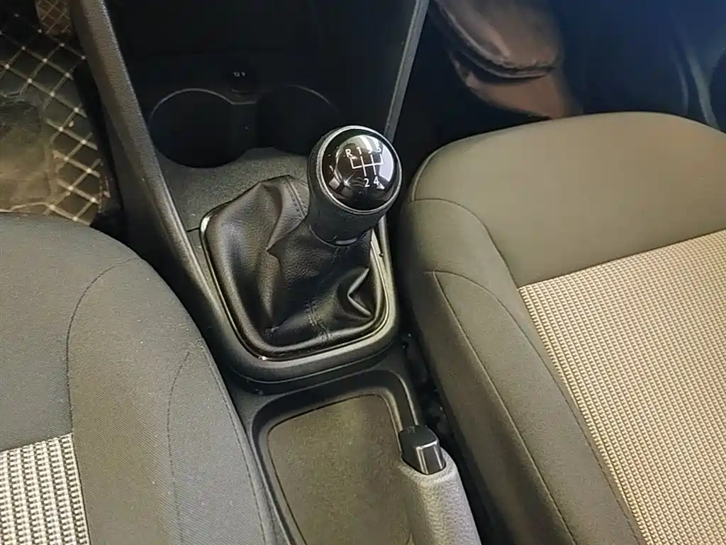 Volkswagen Polo 2016 1.4L Manual Trend фото 14