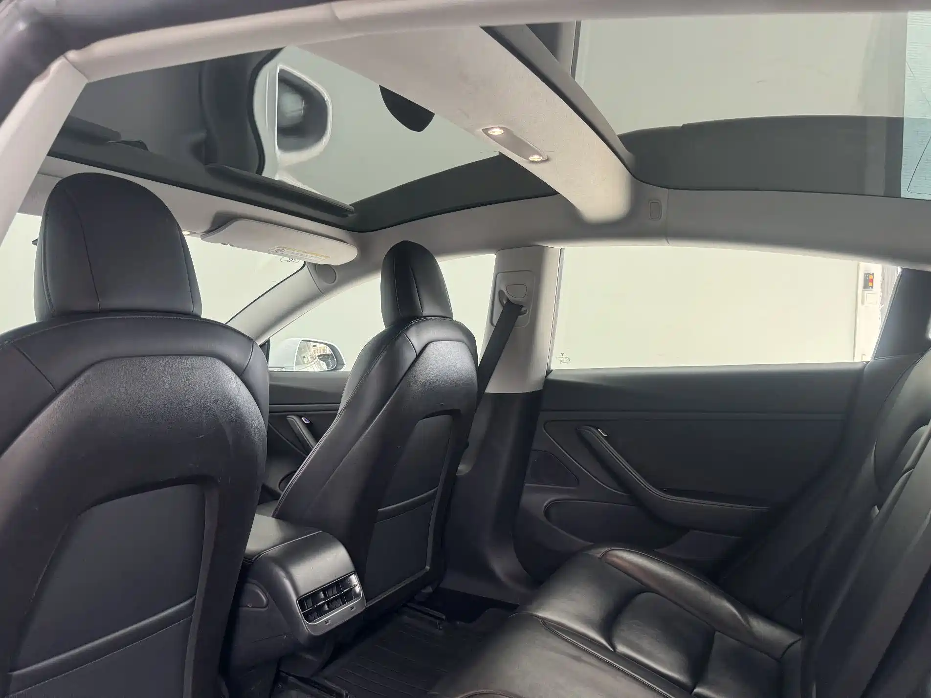 Фото 3 - Tesla Model 3 (Import)