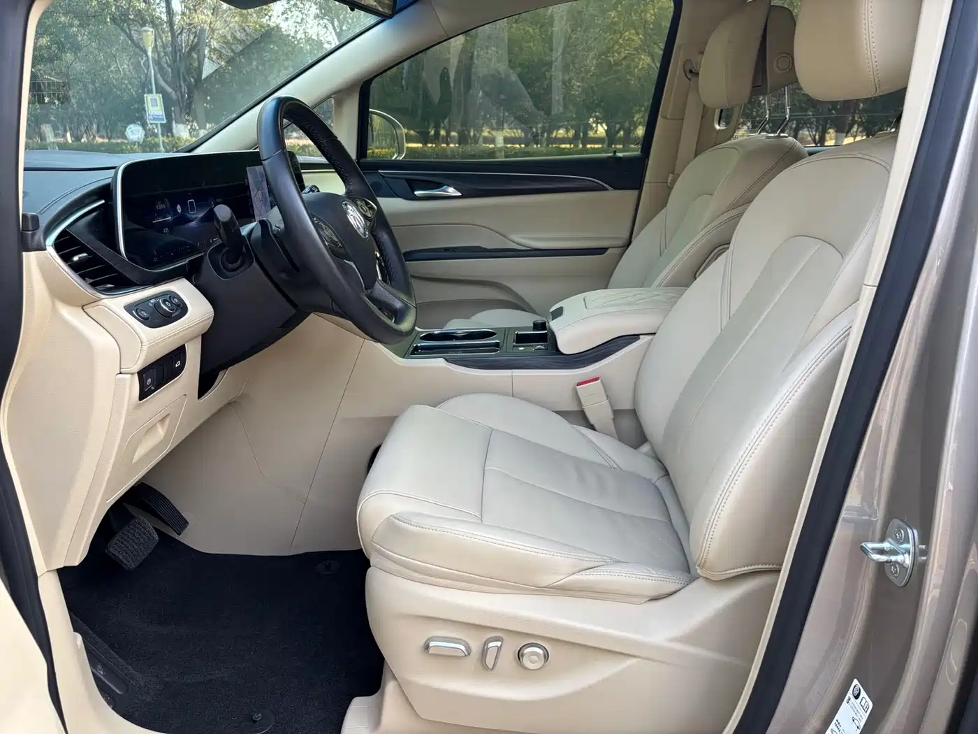 Buick GL8 2023 ES Landmaster Exclusive фото 7