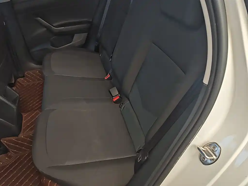 Volkswagen Polo 2019 Plus 1.5L Automatic Panorama Enjoyment Edition фото 17