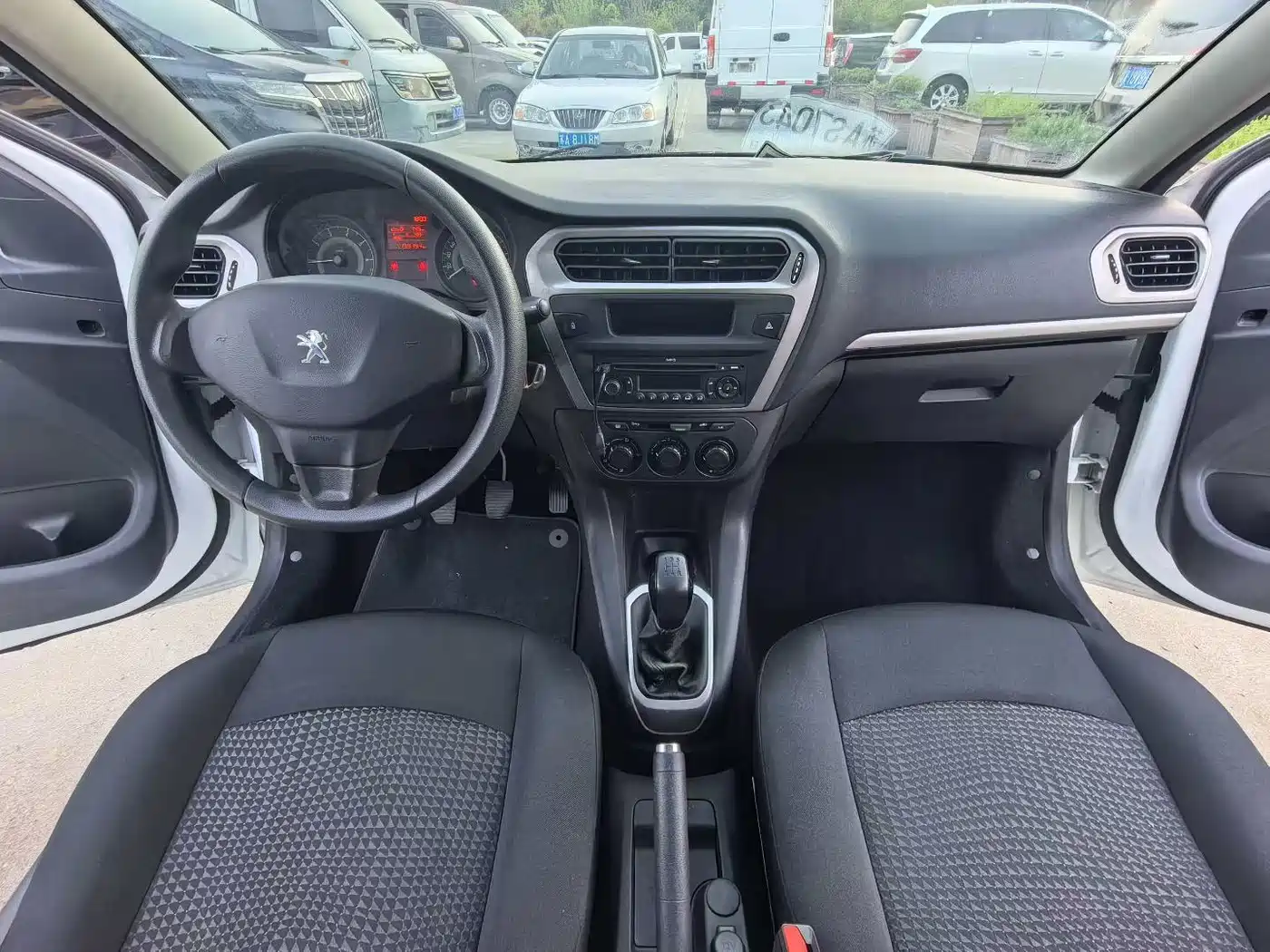 Peugeot 301 2014 2014 1.6L Manual Comfort Edition
