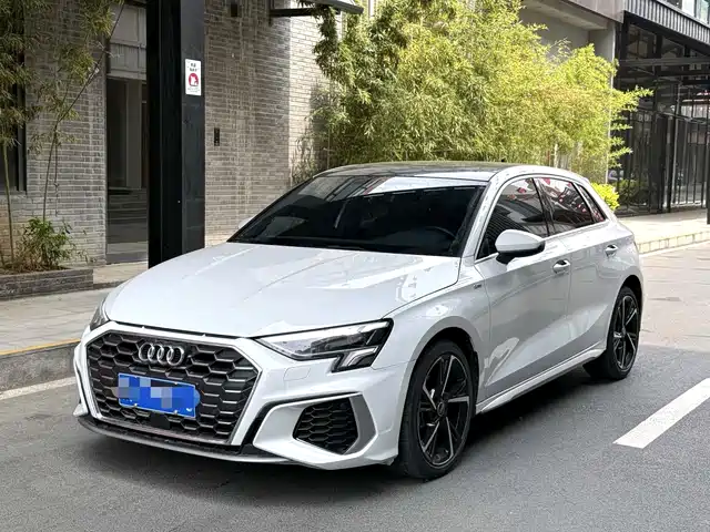 Audi A3 2024 Model Sportback 35 TFSI Progressive Elegance