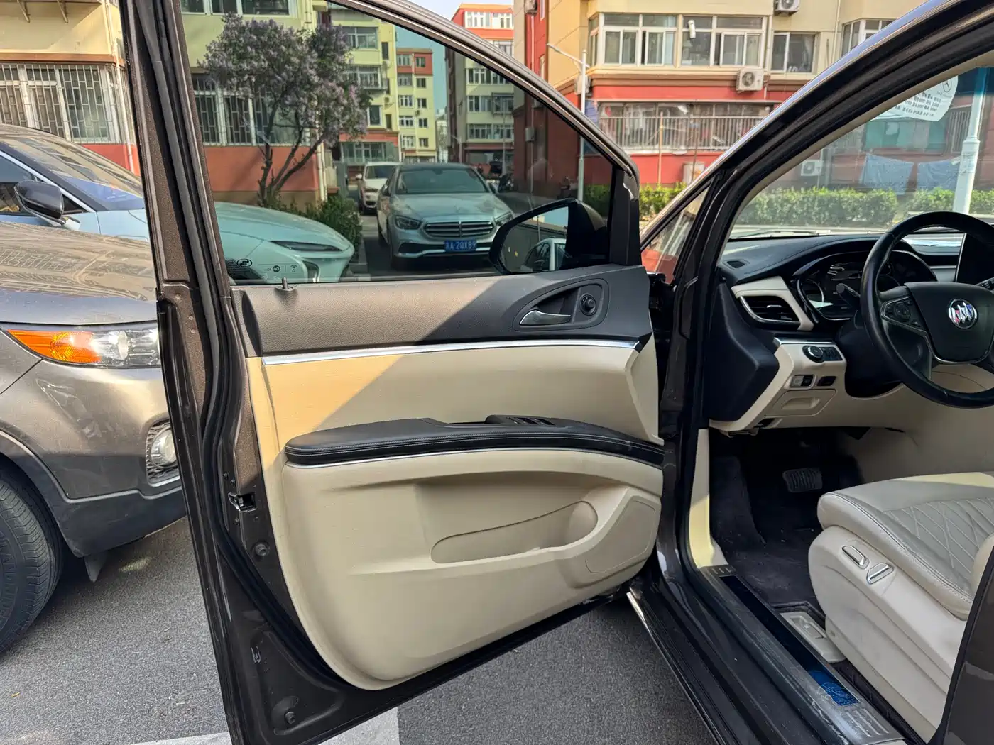 Buick GL8 2023 Land Business Class 652T Luxury фото 2