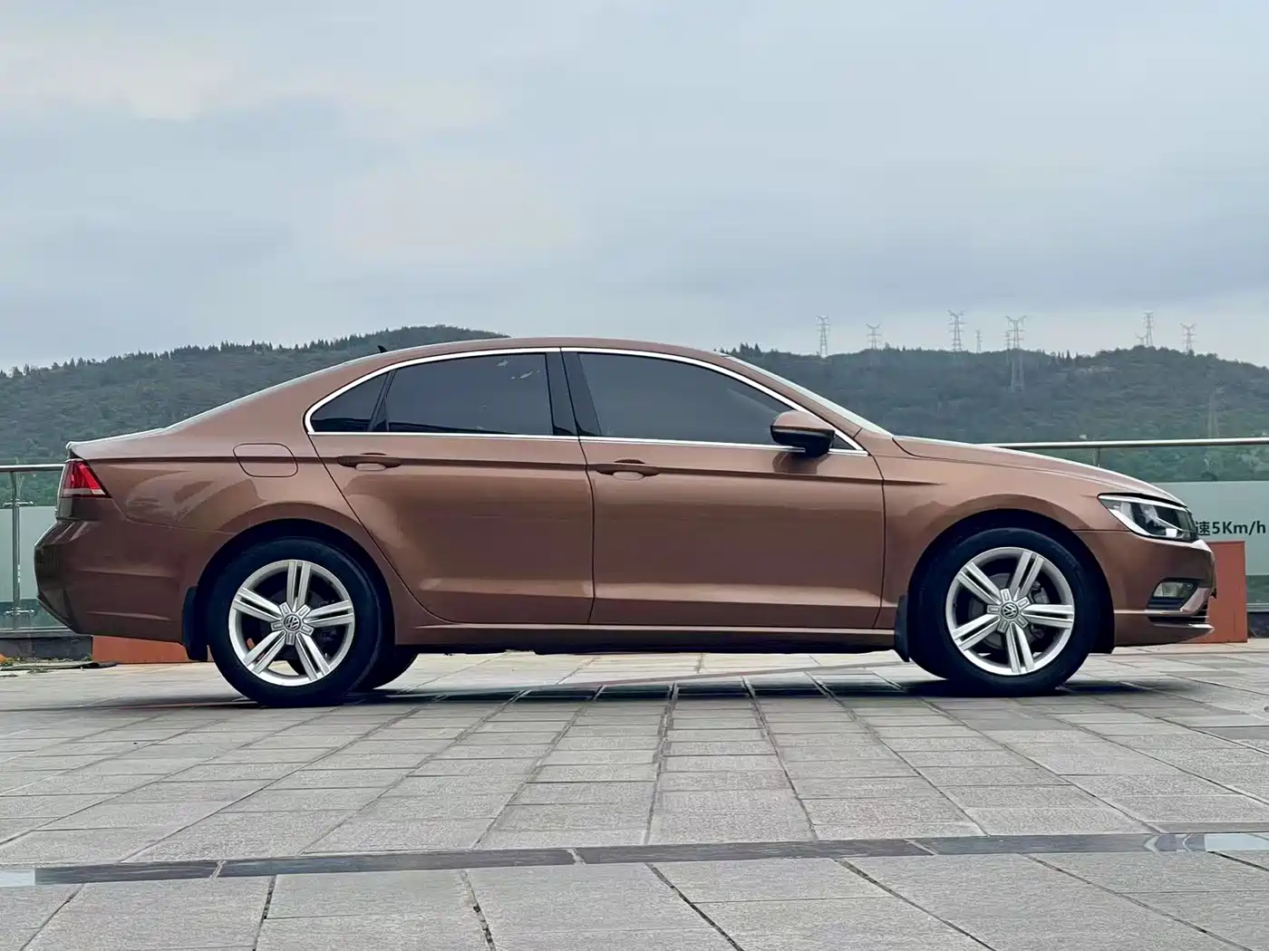 Volkswagen Lamando 2017 280TSI DSG Comfort Edition фото 4