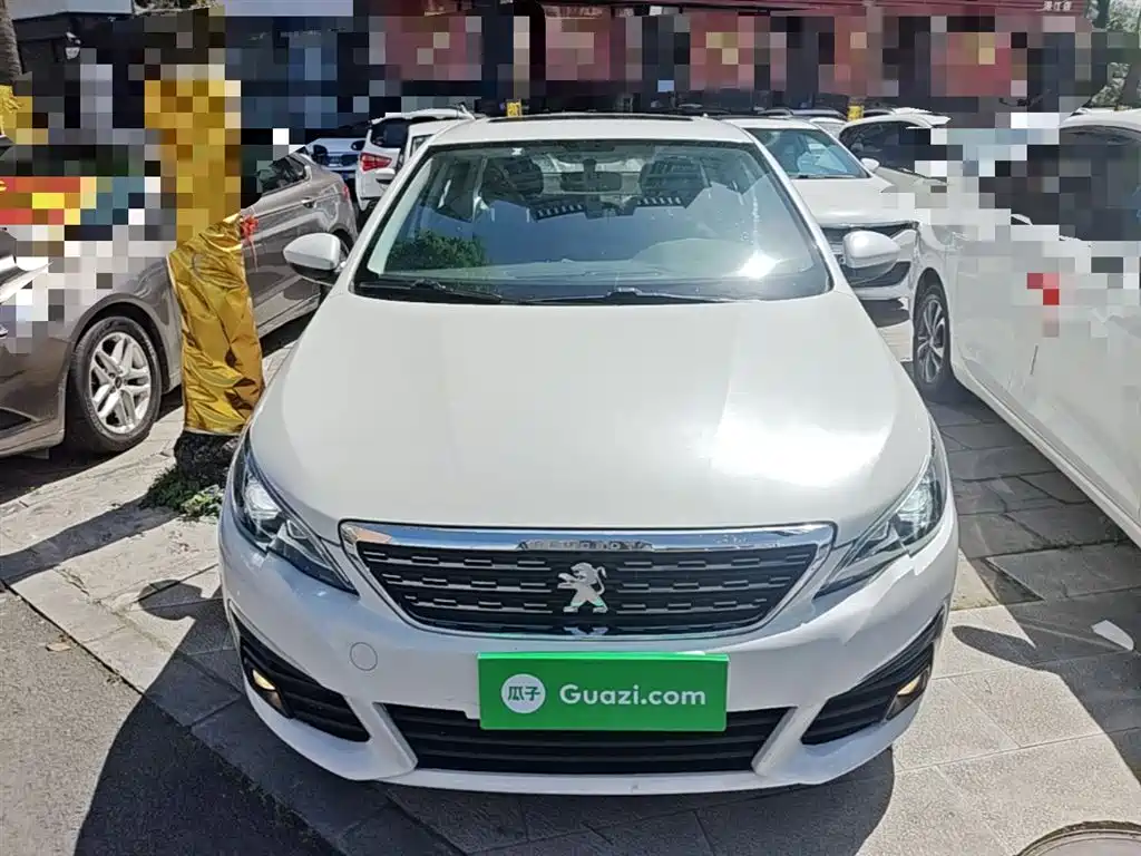 Peugeot 308 2018 1.6L Auto Luxury Edition фото 3