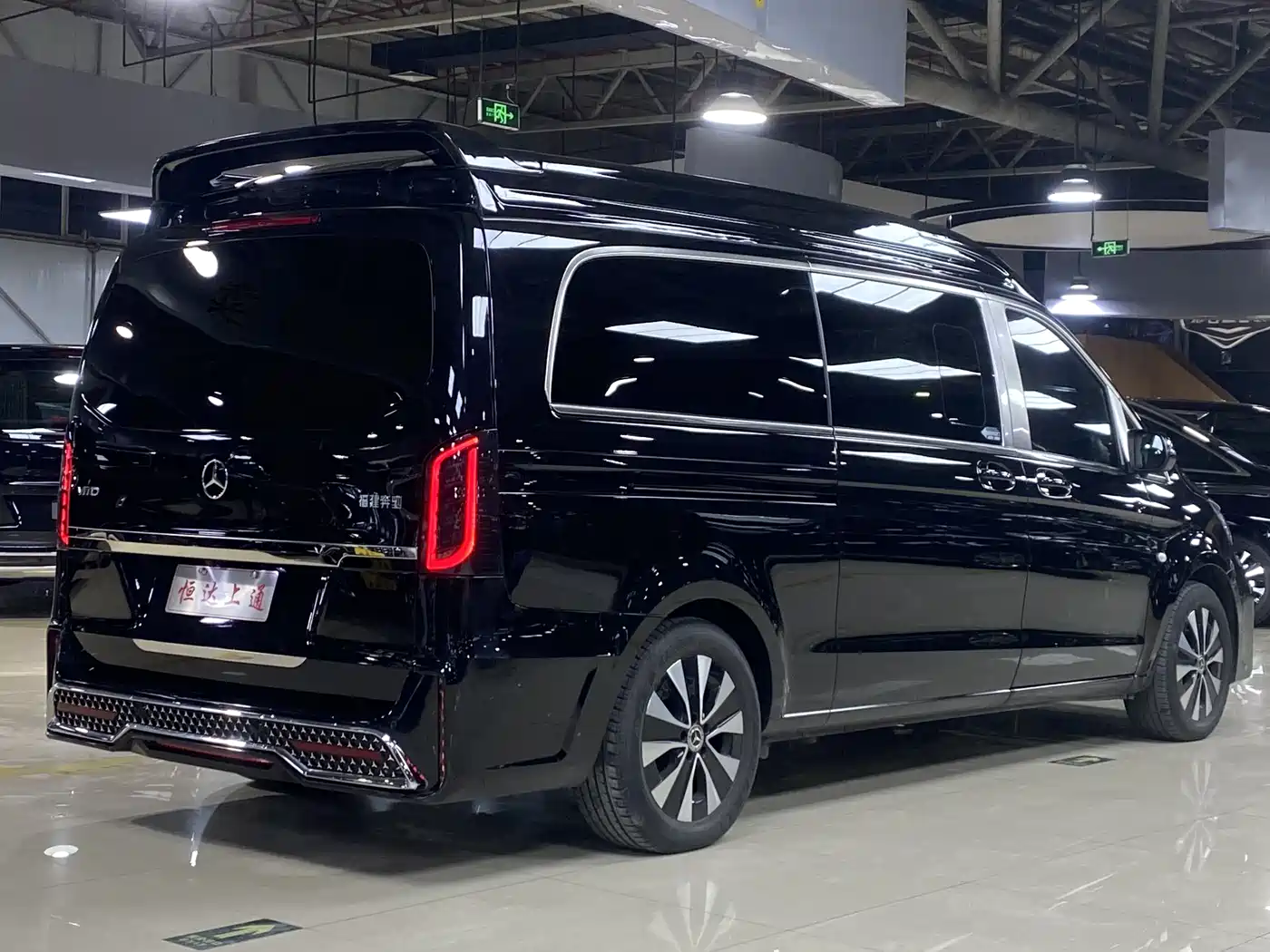 Mercedes-Benz Vito 2023 2.0T Business 7-Seater фото 19
