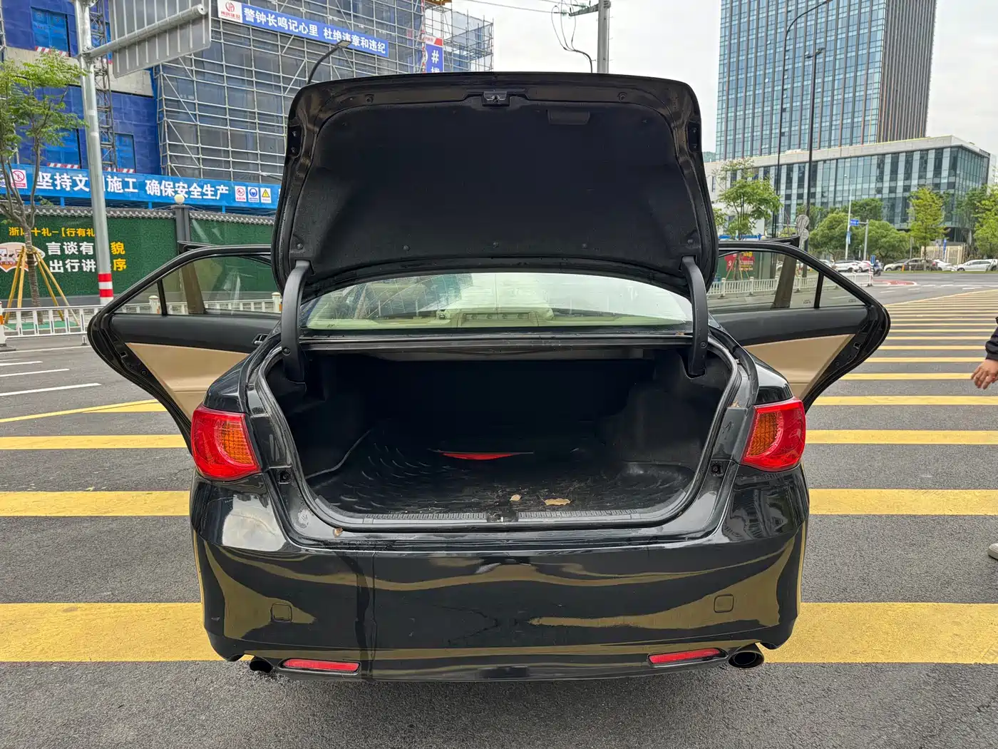 Toyota Reiz 2010 2.5V Style Elite Edition фото 14