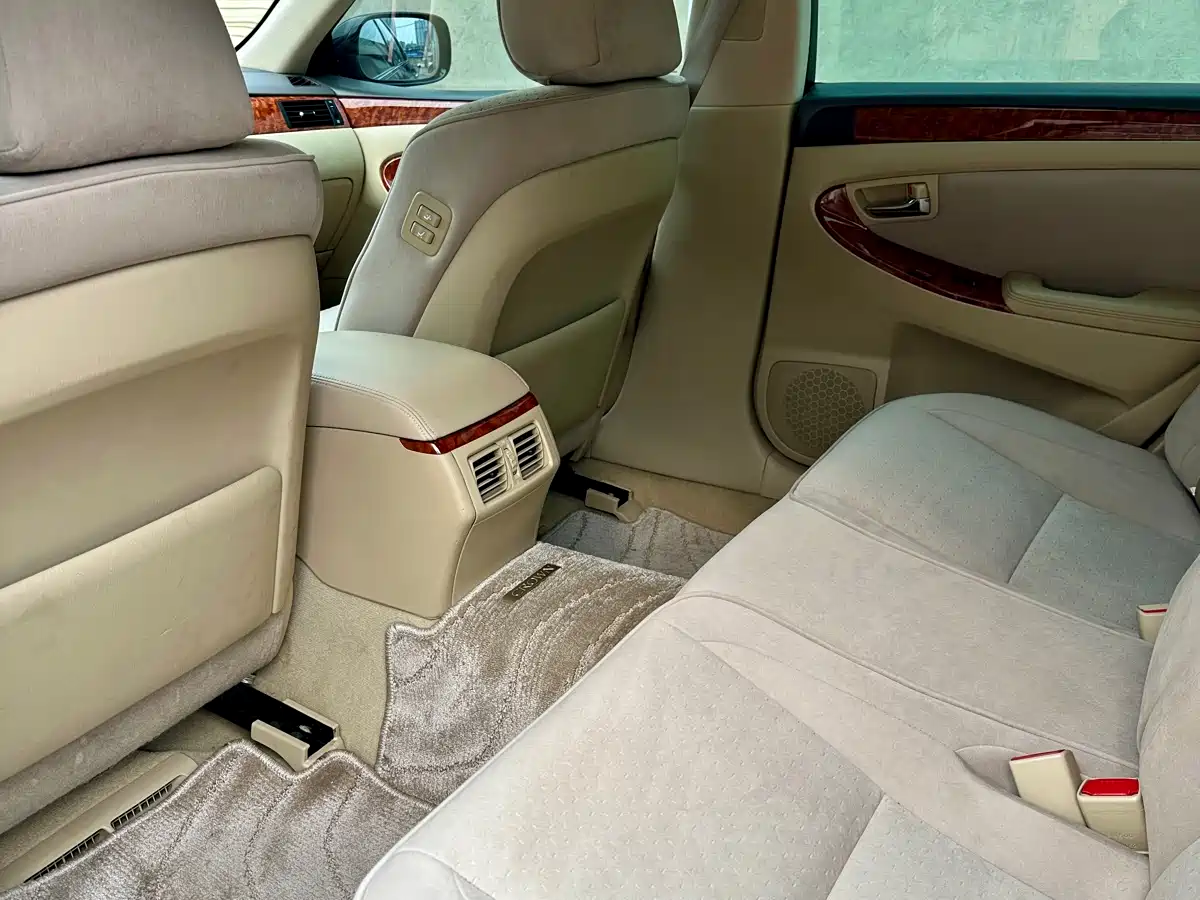 Toyota Crown 2007 2.5L Royal Special Edition фото 12