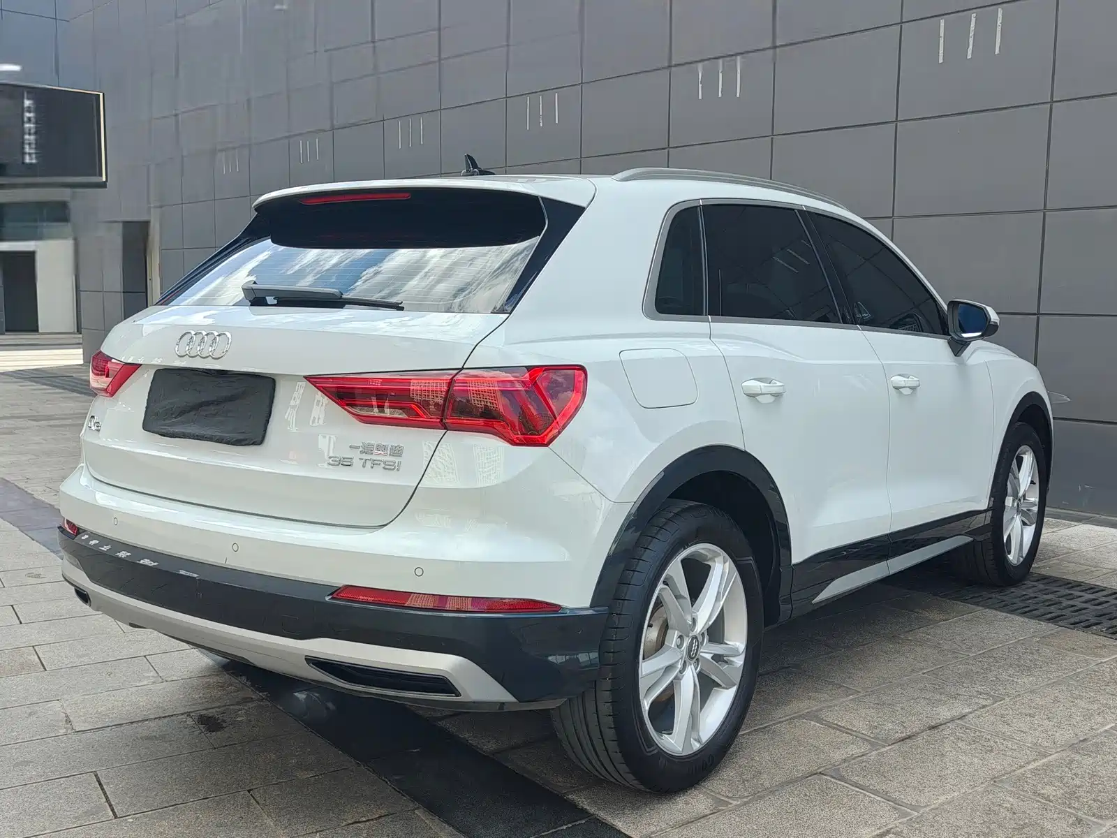 Фото 6 - Audi Q3