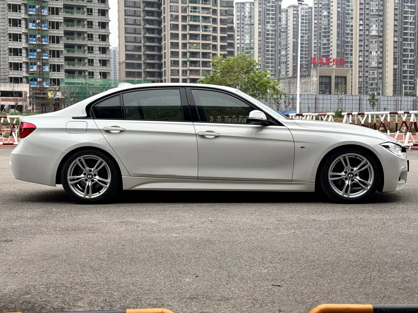 BMW 3 Series 2018 320Li Leading M Sport Package фото 8