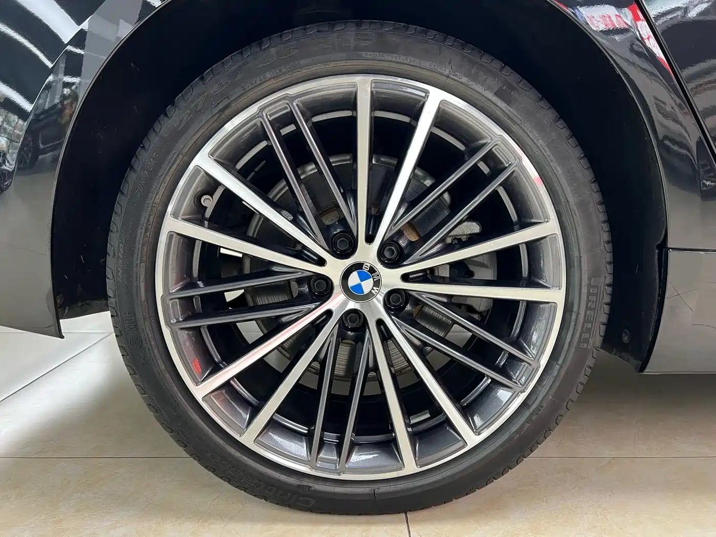 BMW 5 Series 2020 530Li Exclusive M Sport Package фото 30