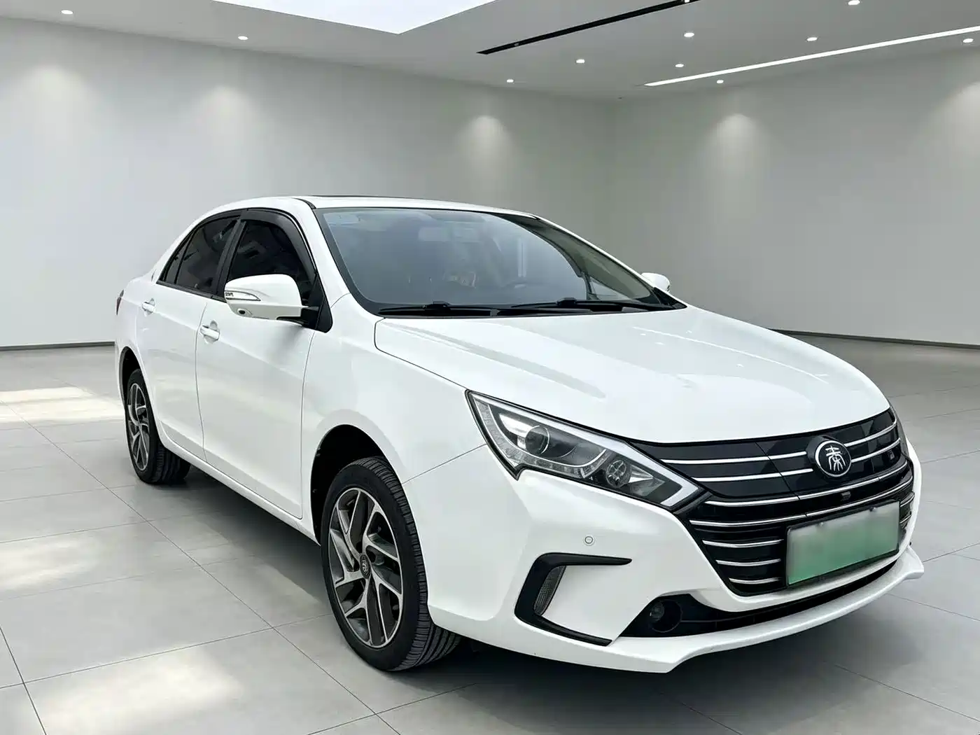 BYD Qin New Energy 2018 2018 Qin EV450 Smart Connection Trend Edition