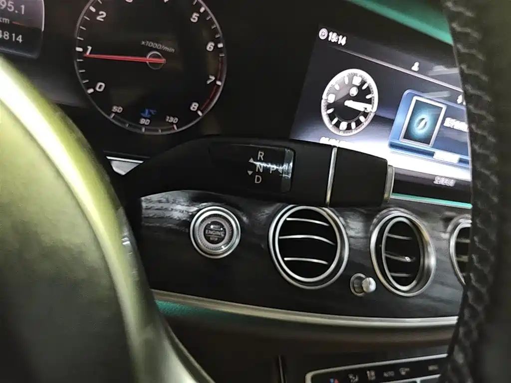 Mercedes-Benz E-Class 2019 E 200 L Sport фото 14