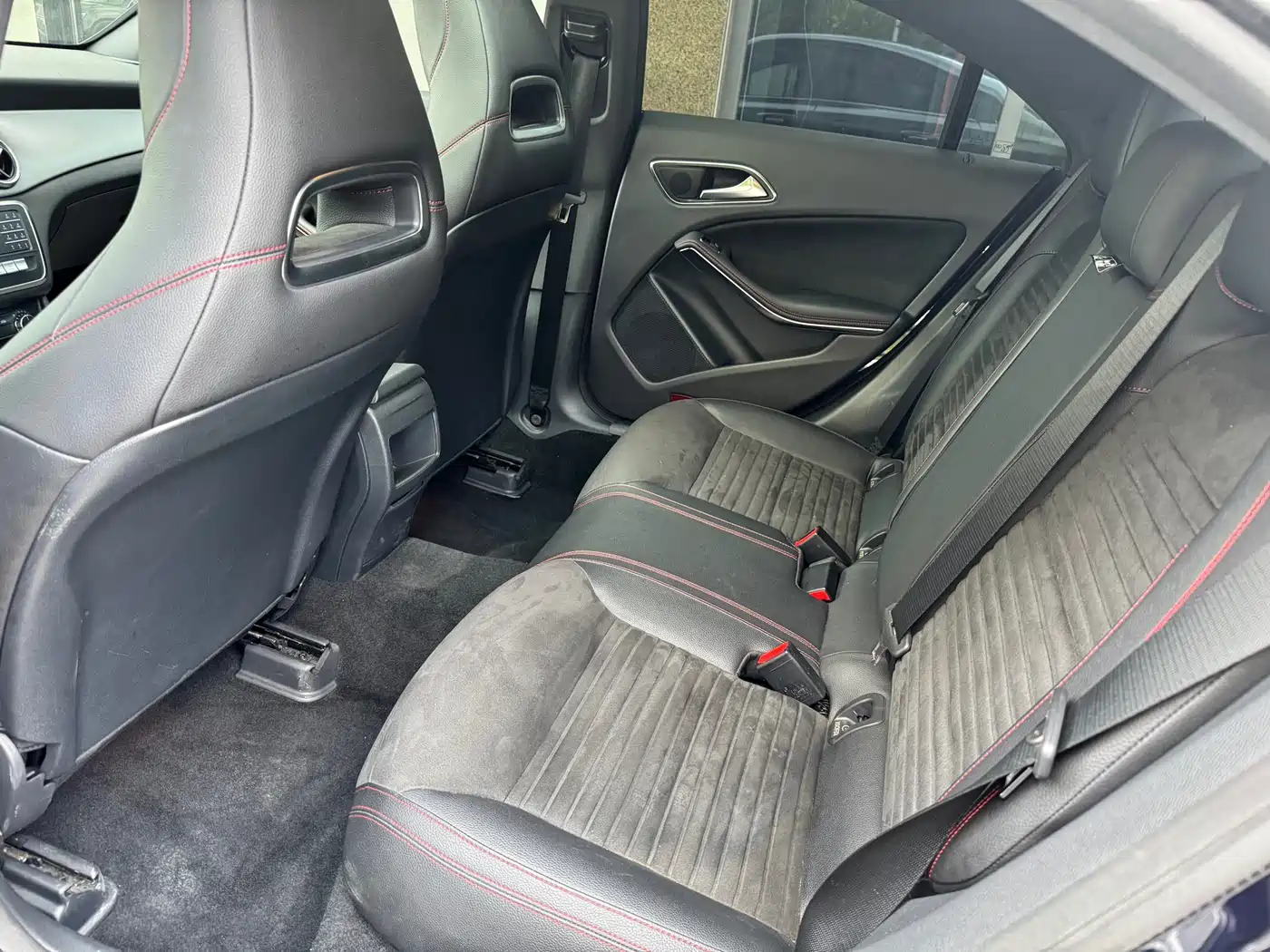 Mercedes-Benz CLA (Import) 2017 CLA 220 4MATIC фото 8
