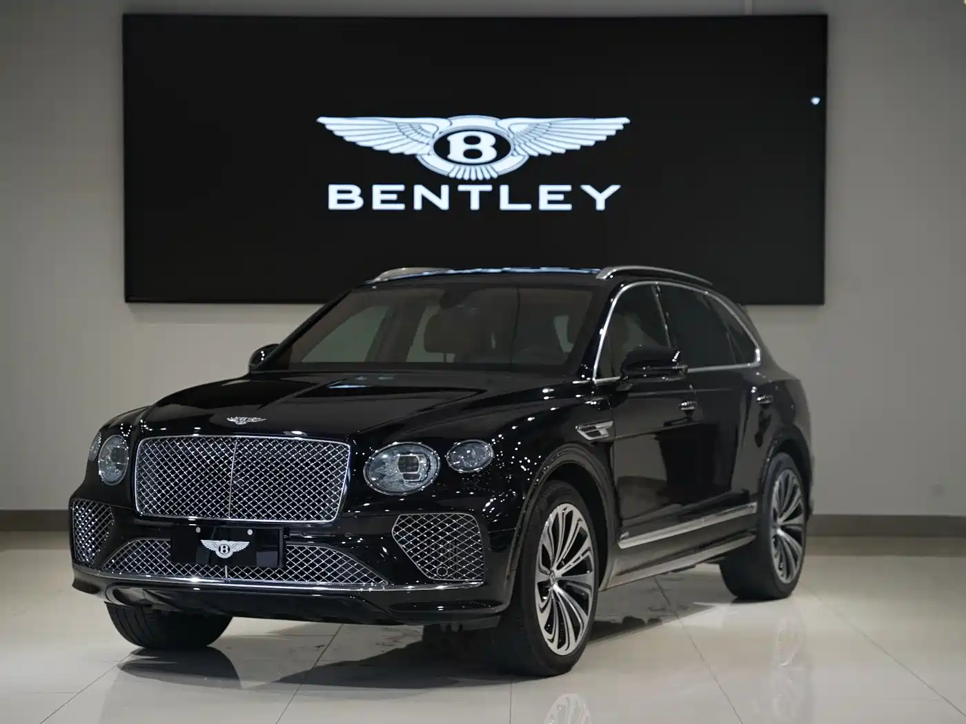 BENTLEY TIMYUE PLUG IN HYBRID