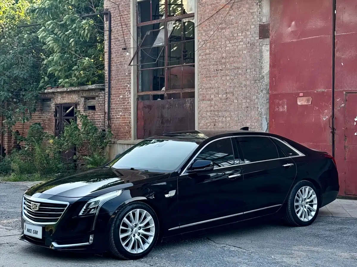 Фото 11 - Cadillac CT6