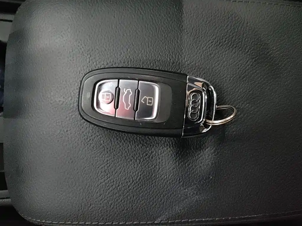 Audi A4L 2016 35 TFSI Automatic Comfort фото 9