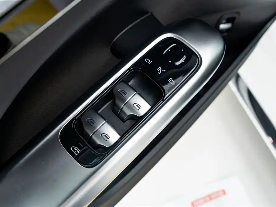 Mercedes-Benz C-Class 2025 Facelift C 260 L Sport Edition фото 26