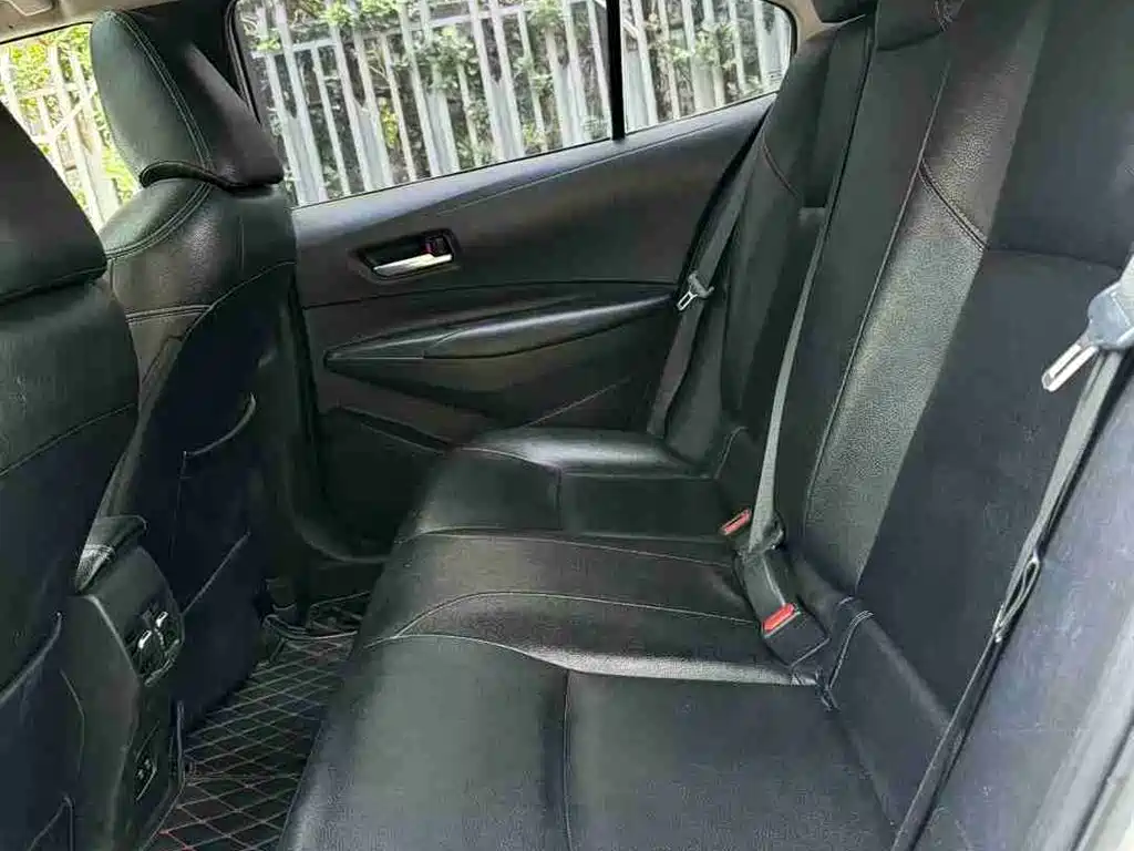 Toyota Corolla 2019 Hybrid 1.8L E-CVT GL-i Elite Edition фото 10