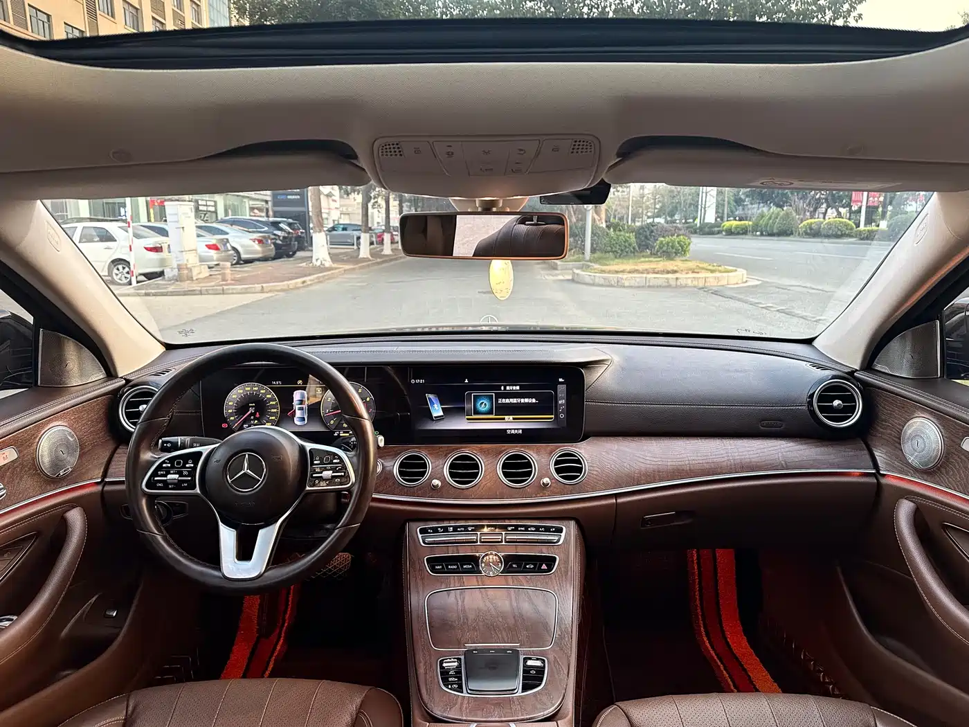Mercedes-Benz E-Class 2019 E 300 L Fashion фото 6